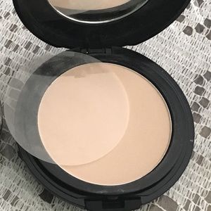 F5 Wet/Dry Foundation N-1 (like Beauticontrol N-2)